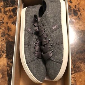Grey roxy sneakers